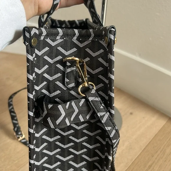 The Y bag in black - Picture 3 of 6